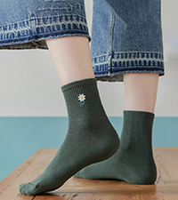 embroidery socks for women, flower socks for women, cute socks for women, cozy socks for women