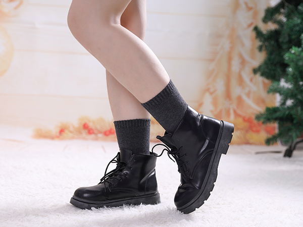 Wool Hiking Socks for Women Winter Warm Thick Crew Cozy Boot Socks for Women