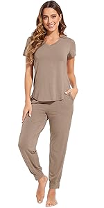 WiWi Pajamas for Women Soft Pajama Sets Short Sleeve Tops with Jogger Pants Pjs