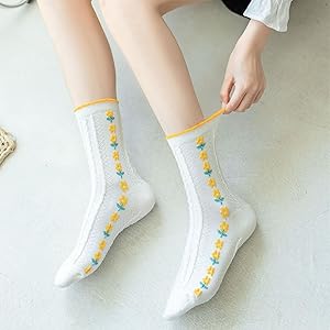 frilly_socks_women_yellower_floral_002