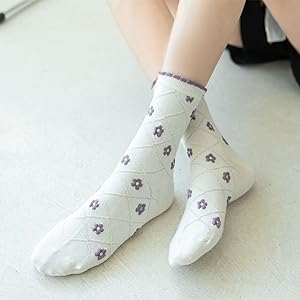 frilly_socks_women_purple_floral_002