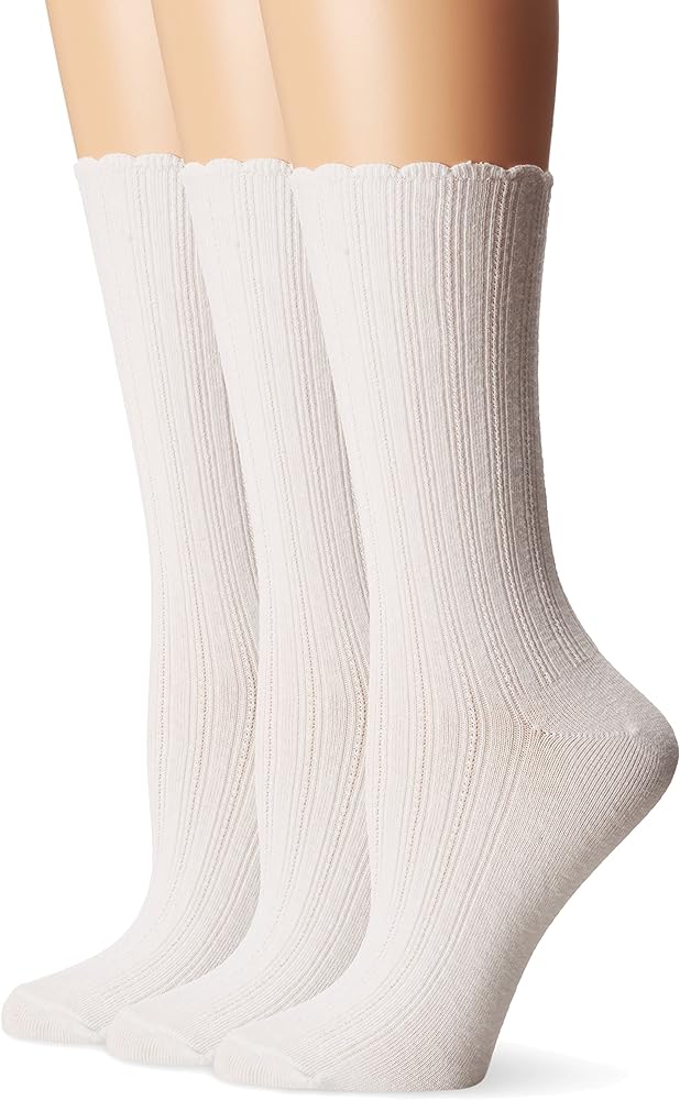 No nonsense Women's Scallop Pointelle Crew Sock