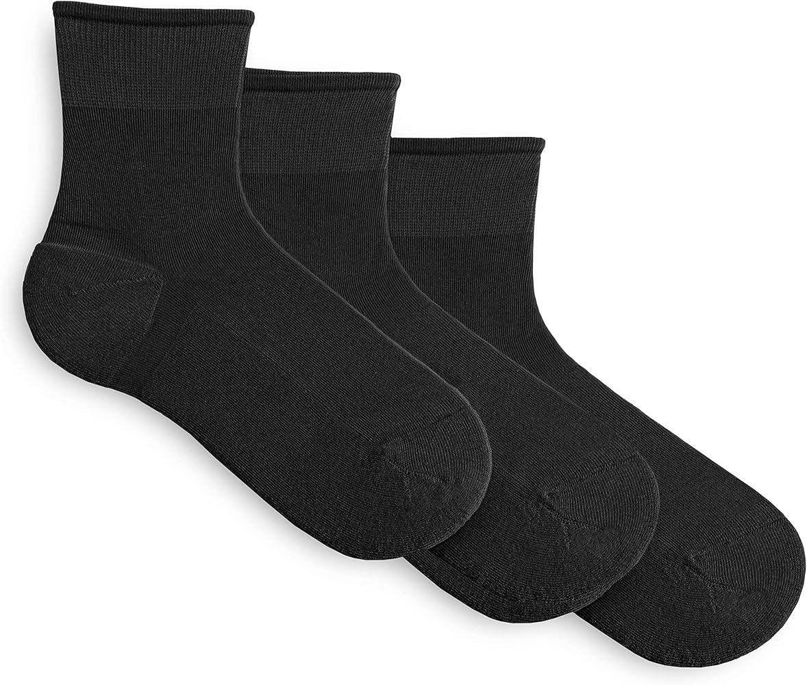 HUE Women's Sporty Shortie Sneaker Sock 3 Pair Pack