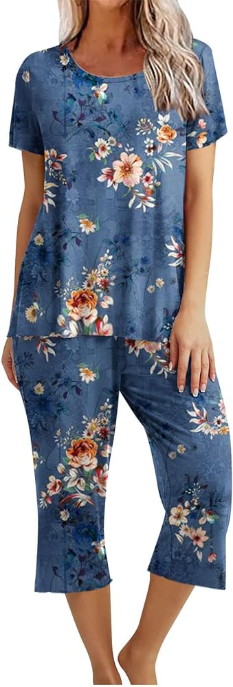 Pajamas Set for Women 2 Piece Outfis Cute Floral Print Crewneck Short Sleeve Tops and Capri Pants Set Sleepwear Sets